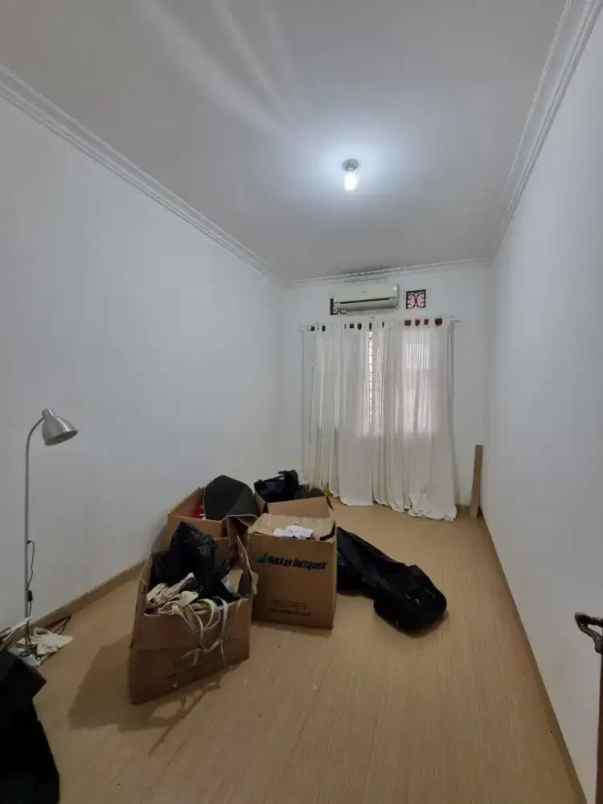 jual rumah mewah di manyar tirtoyoso utara