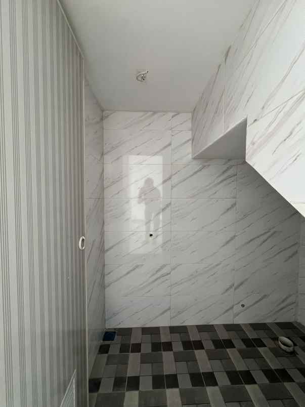 jual rumah rooftop di cipedak jagakarsa