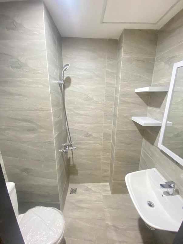 jual studio apartment collins boulevard serpong