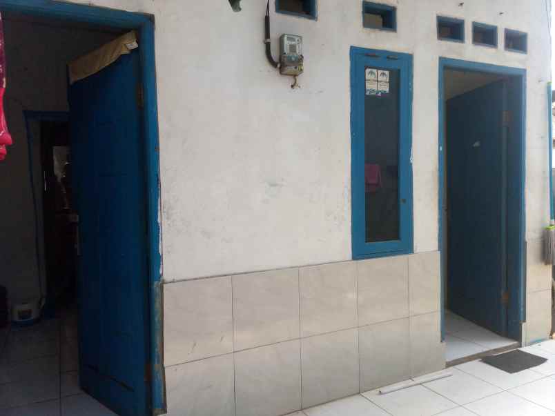 kontrakan 3 petak dipeusar binong dekat lippo karawaci