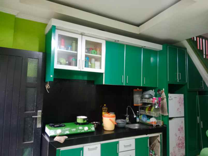 over kredit 160jt rumah 3 lantai di cilodong depok