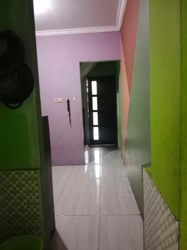 over kredit 160jt rumah 3 lantai di cilodong depok
