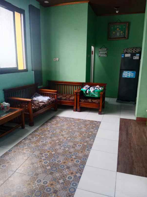 over kredit 160jt rumah 3 lantai di cilodong depok
