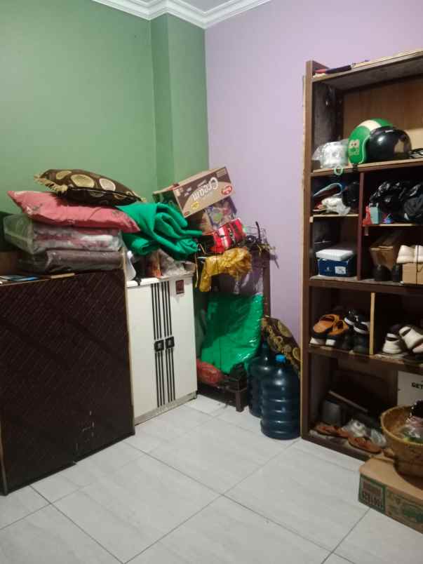 over kredit 160jt rumah 3 lantai di cilodong depok