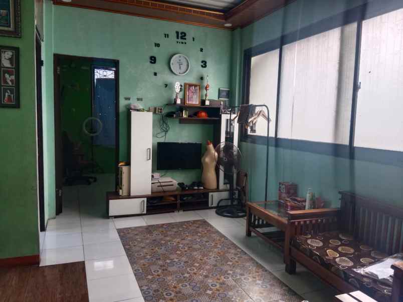 over kredit 160jt rumah 3 lantai di cilodong depok