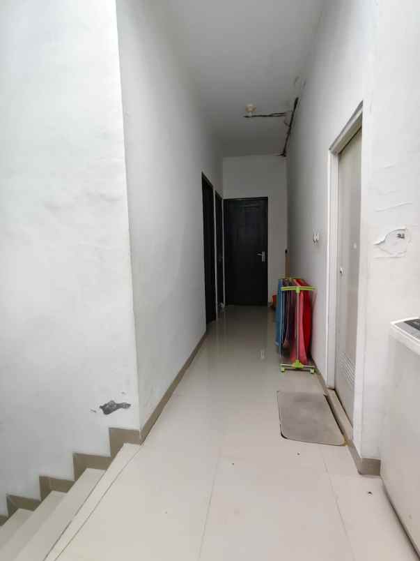 over kredit murah jual bu rumah strategis di depok