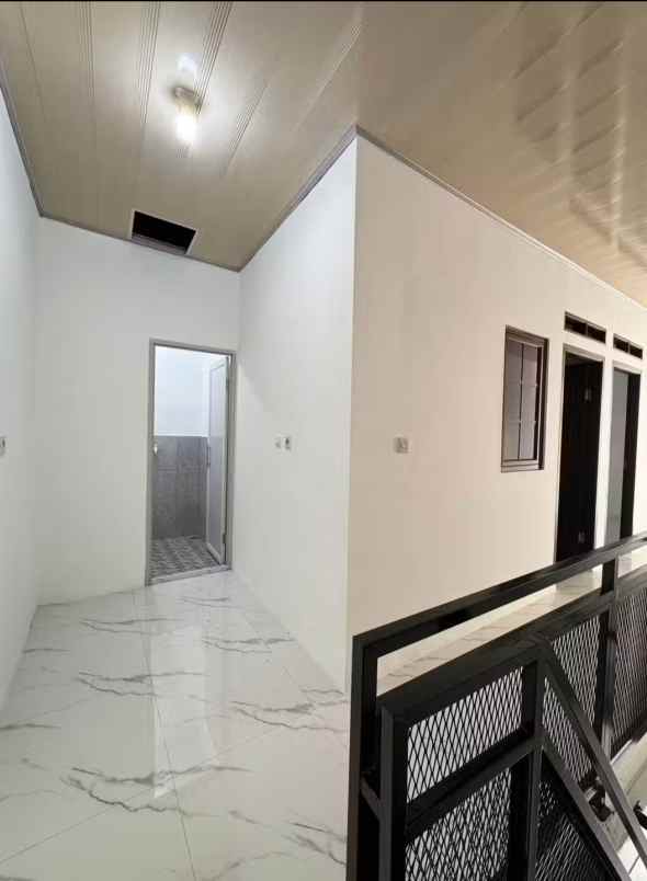 rumah 2 lantai di cagar alam selatan depok