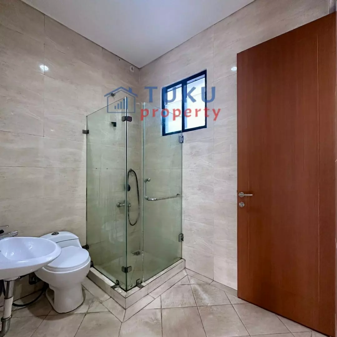 rumah 2 lt di bsd bintaro dekat sekolah jepang