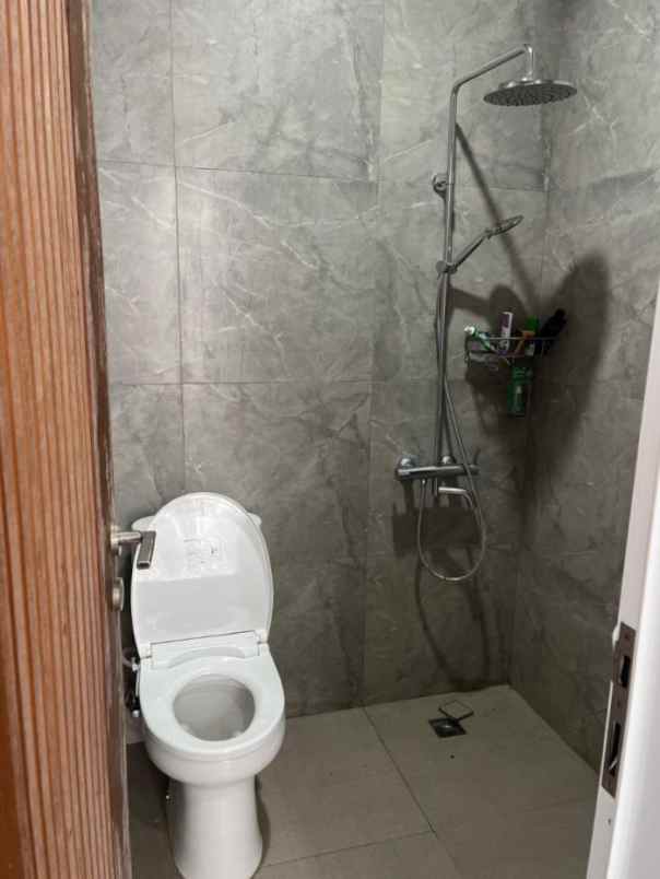 rumah 2 lt secondary dalam cluster di cipayung