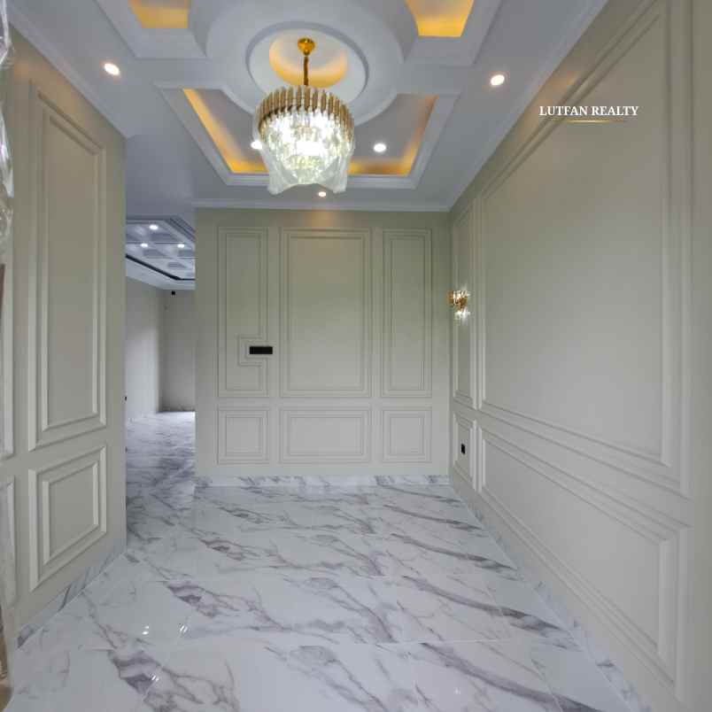 rumah 3 lantai dalam komplek dekat kampus istn