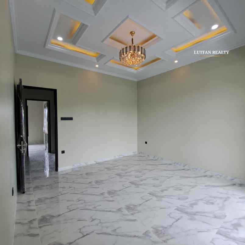 rumah 3 lantai dalam komplek dekat kampus istn