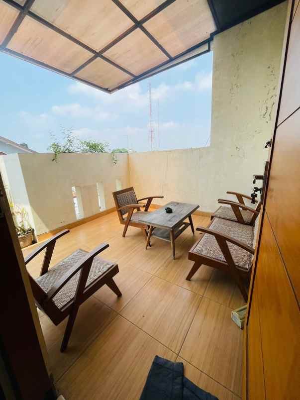 rumah 3 lantai di seturan cocok untuk homestay kos