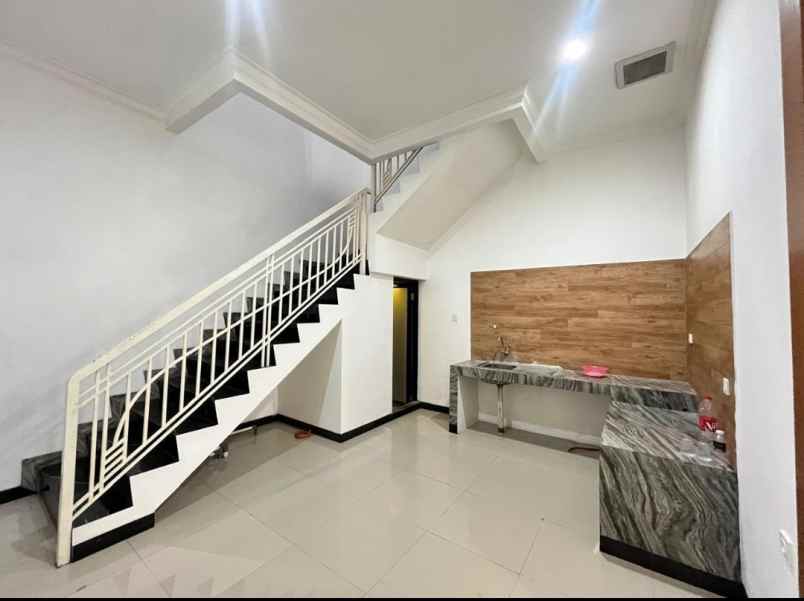 rumah baru modern di griya bintara indah 2 lantai 4 kt