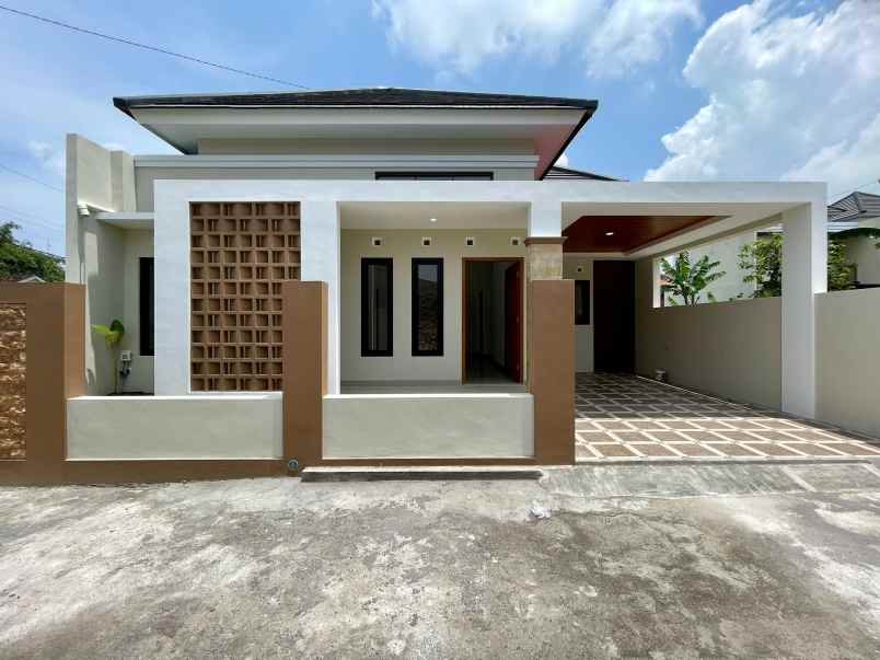 rumah baru siap huni dekat exit tol tamanmartani