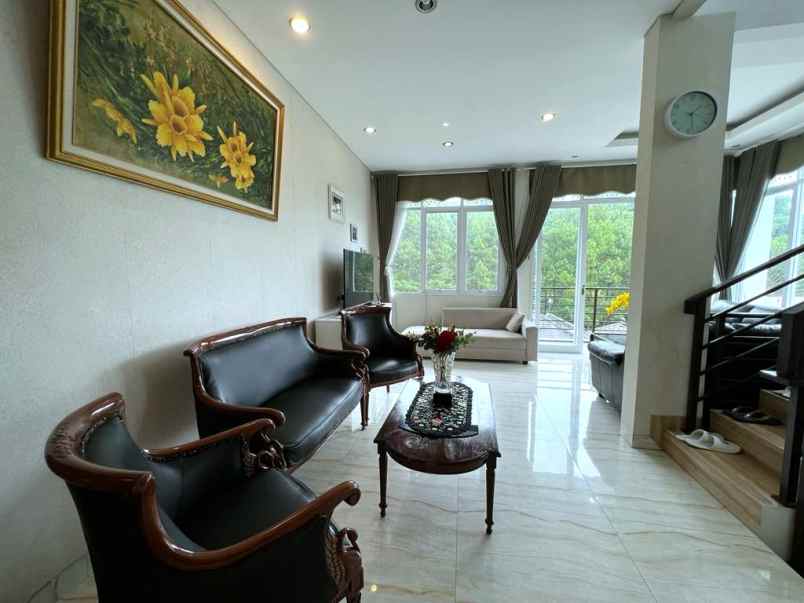 rumah dago cantik kolam renang furnished kota bandung
