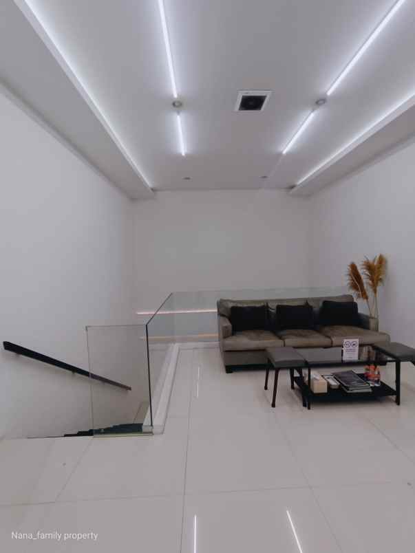 rumah dalam komplek perumahan bintaro jaya