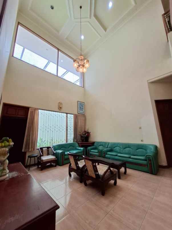 rumah dharmahusada 2 lantai lebar 12 nego