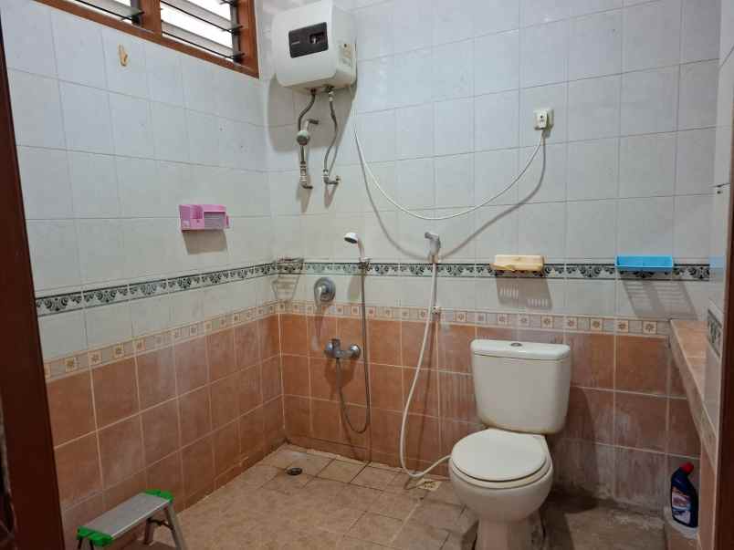 rumah dharmahusada 2 lantai lebar 12 nego