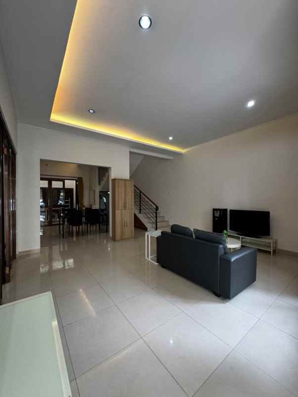 rumah dijual di pasteur mewah nyaman strategis