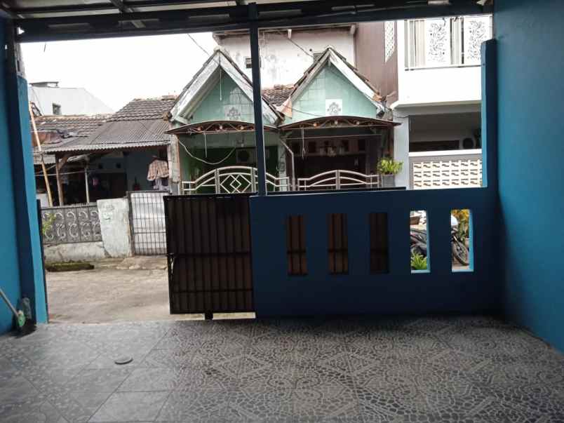 rumah disewa di pup sektor v bekasi c0897