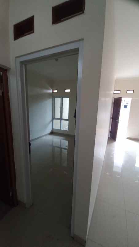 rumah dua lantai di kota bekasi