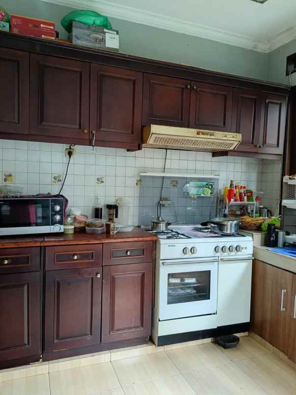 rumah full furnished di puri bintaro sektor 9
