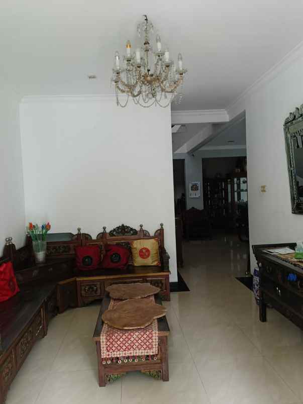 rumah full furnished di puri bintaro sektor 9