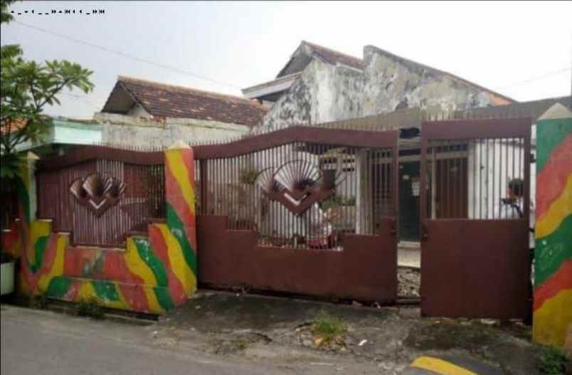 rumah hitung tanah siwalankerto strategis