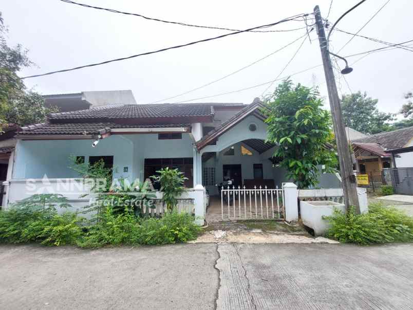 rumah hook 2 lantai di bukit pamulang indah tbr