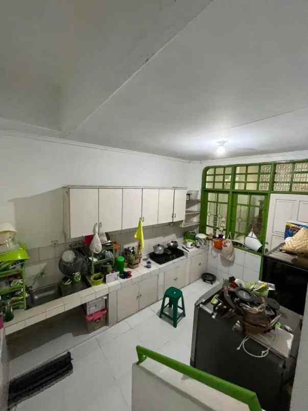 rumah hook area munjul 55 meter ke jln raya munjul