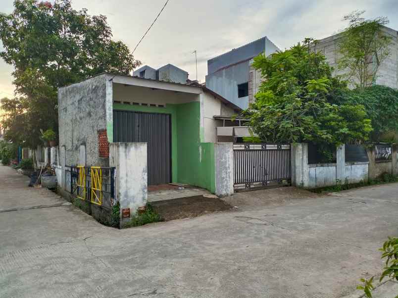rumah hook hitung tanah di perumnas 3 bekasi timur