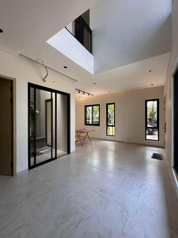 rumah hook mewah di vanya park bsd siap huni nego