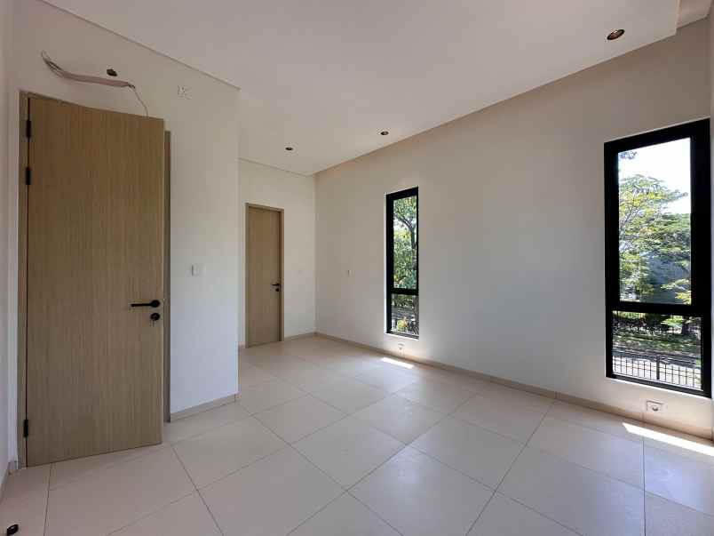 rumah hook mewah di vanya park bsd siap huni nego