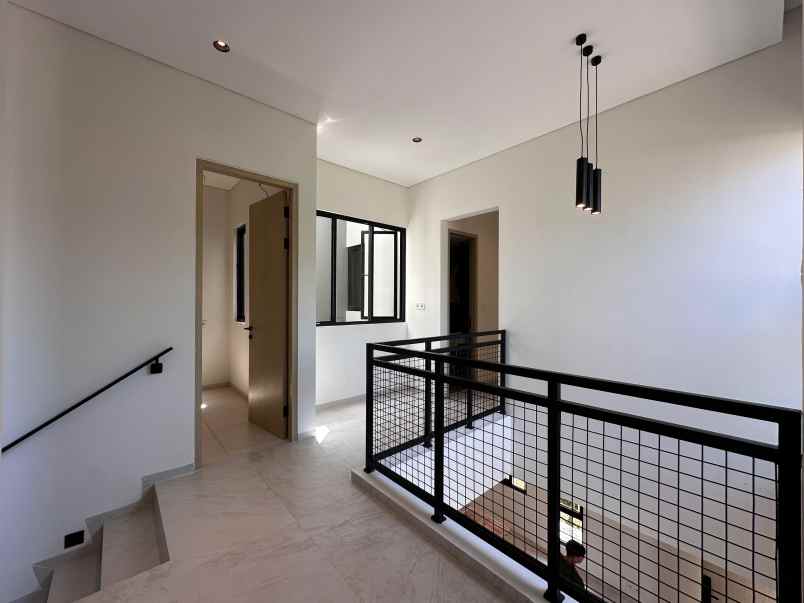 rumah hook mewah di vanya park bsd siap huni nego