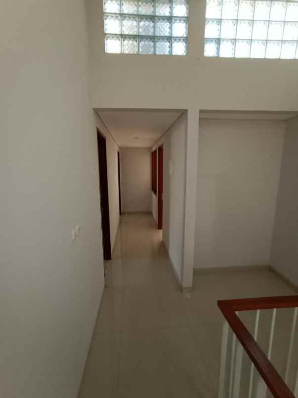 rumah jalan cendrawasih