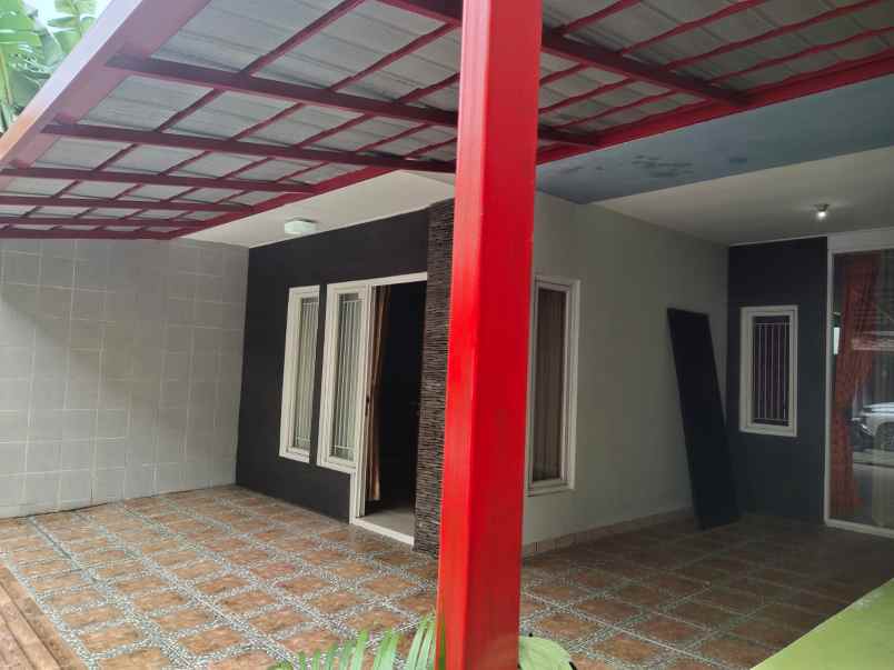 rumah jalan flamboyan