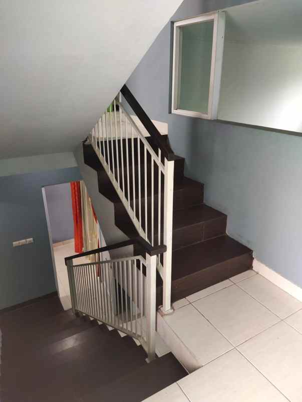 rumah jalan flamboyan