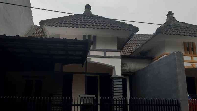 rumah jatisari jatiasi siap huni lokasi strategis 94m