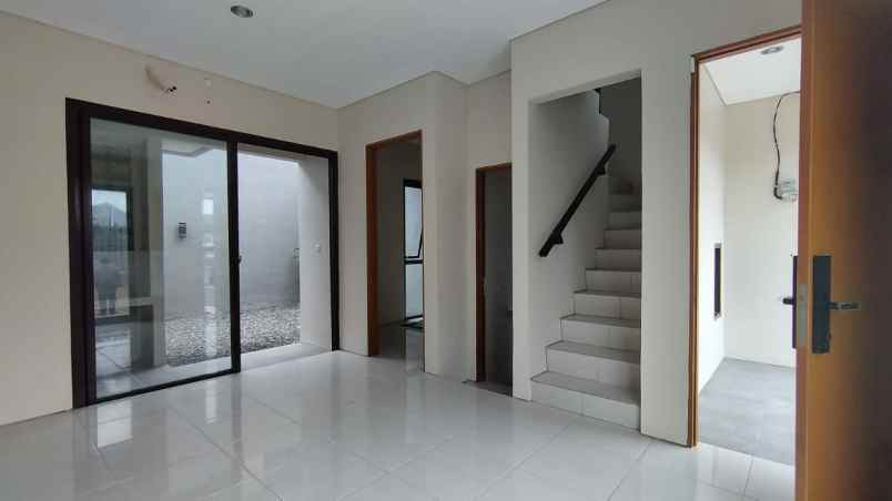 rumah jl pajeleran sukahati