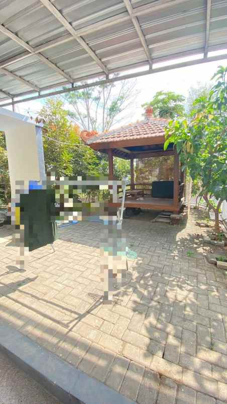 rumah konsep villa lokasi di karangploso
