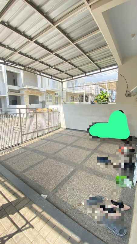 rumah konsep villa lokasi di karangploso