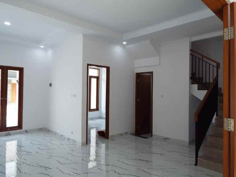 rumah lebak bulus jakarta selatan