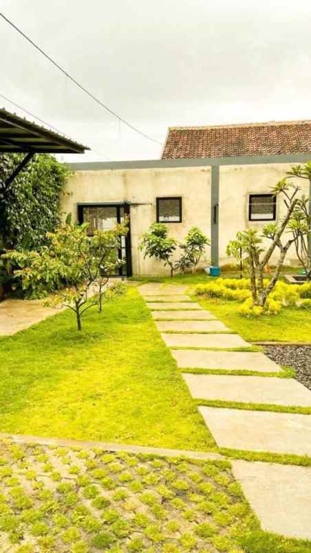 rumah luas cikahuripan lembang bandung