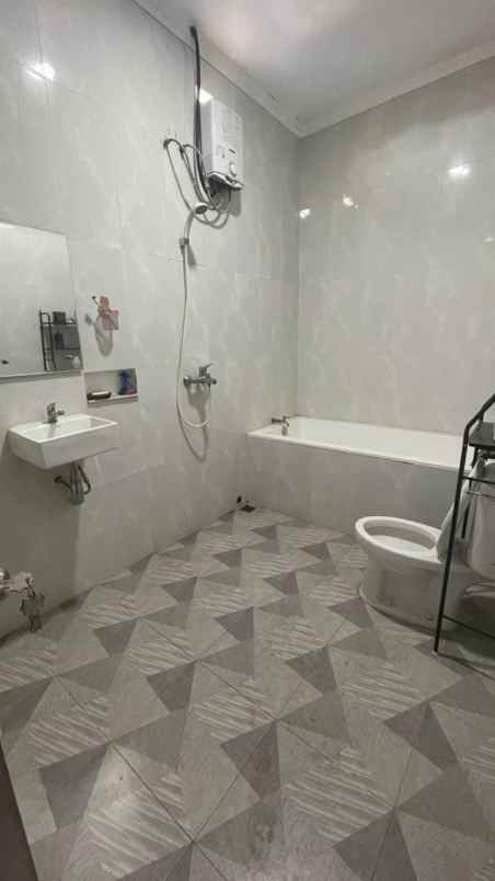rumah luas cikahuripan lembang bandung