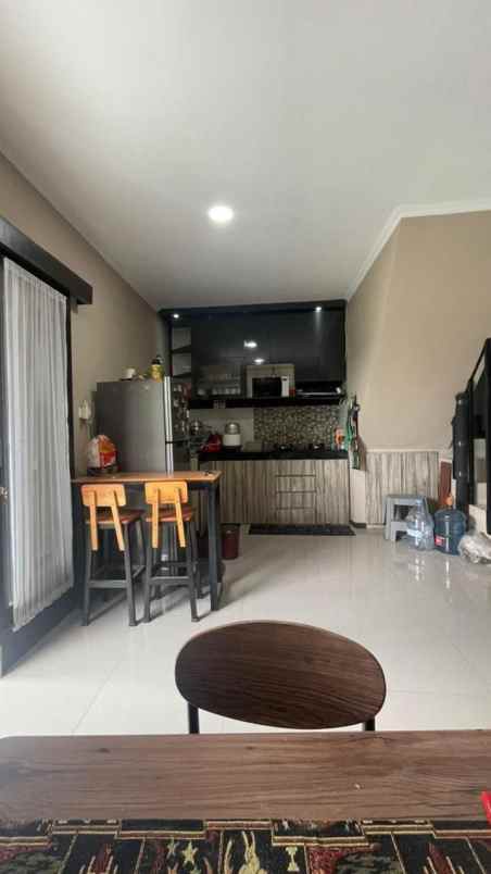 rumah luas cikahuripan lembang bandung