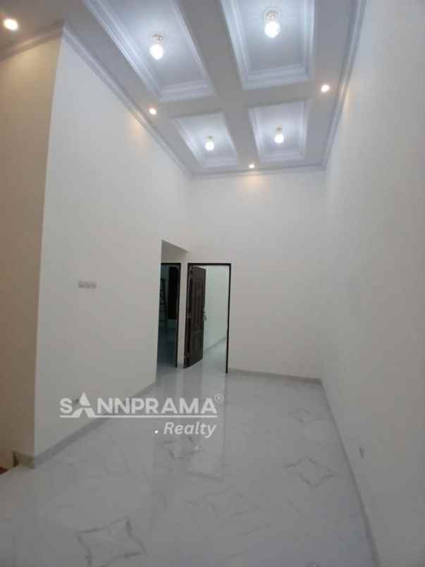 rumah mewah 2 5 lantai strategis di mampang depok iml