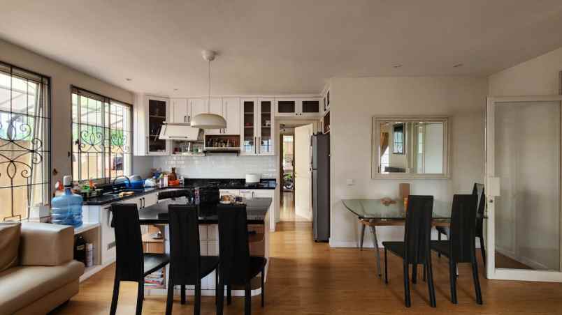 rumah mewah di lippo karawaci tangerang