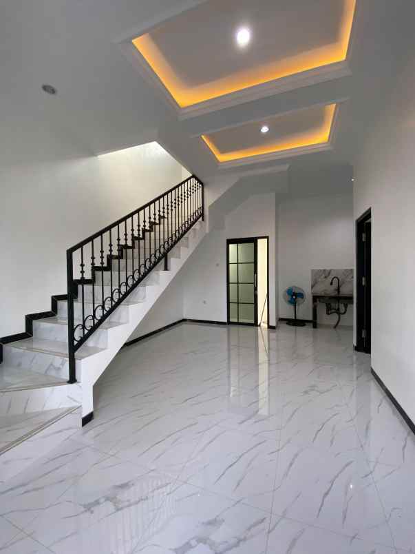 rumah mewah paling strategis bebas banjir cash kpr