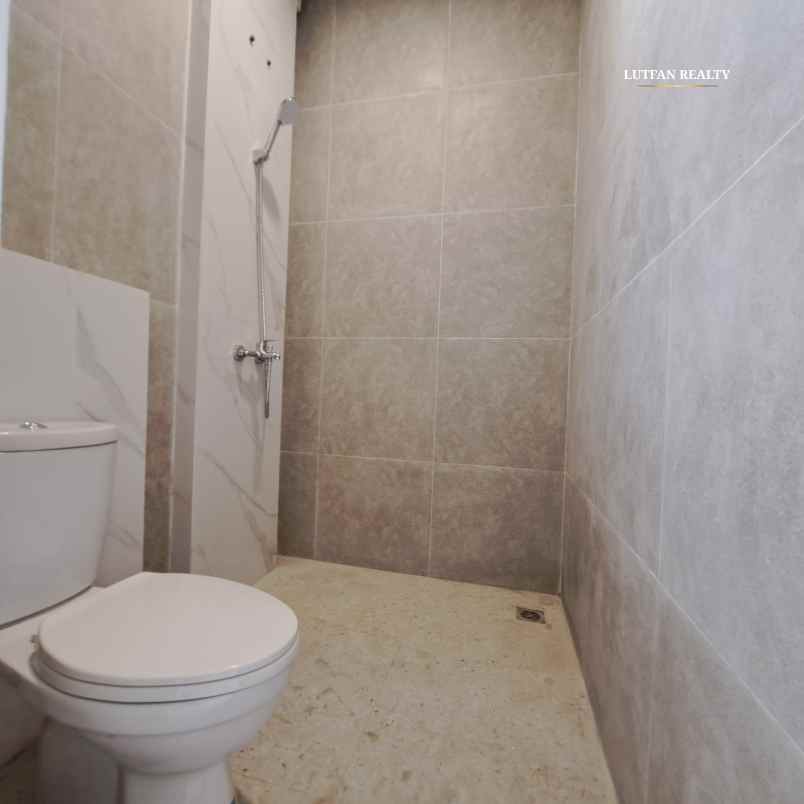 rumah modern kontemporer jagakarsa