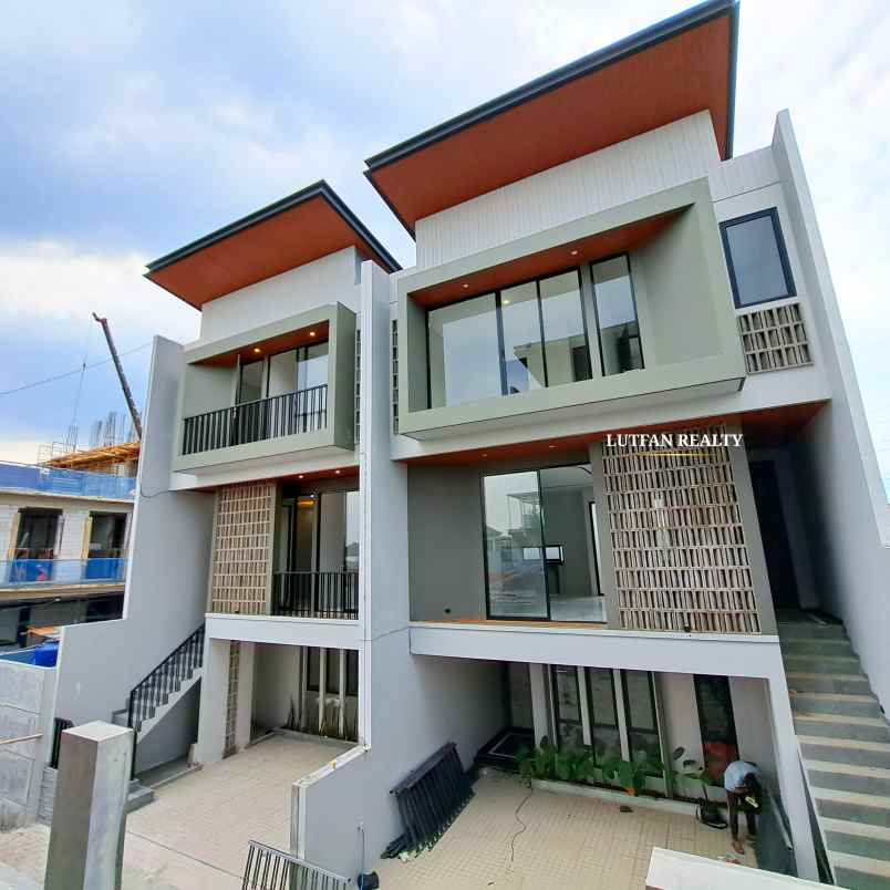 rumah modern kontemporer jagakarsa